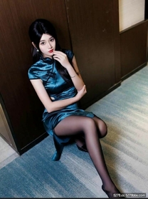 旗袍美女 黑絲襪